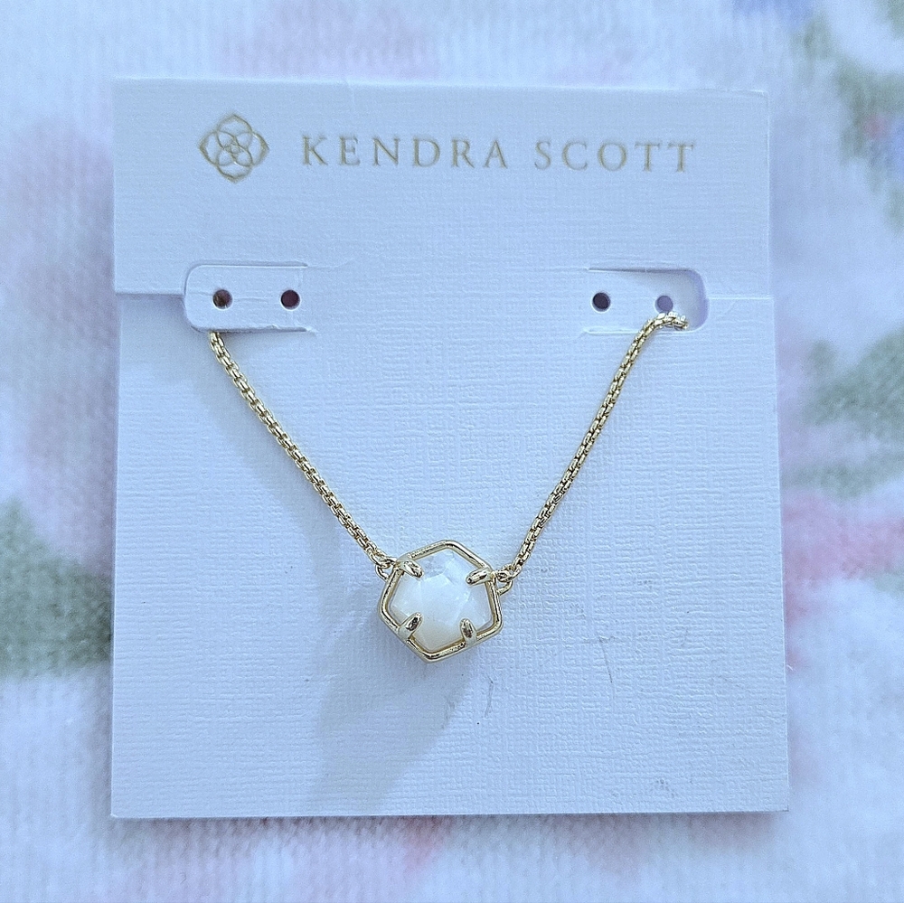 Kendra Scott "Jaxon" Gold💛 Short Pendant Necklace - NWT - Picture 4 of 16
